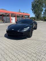 Aston Martin DB11 5.2 V12 - 609PS - schwarze Aston Martin DB11