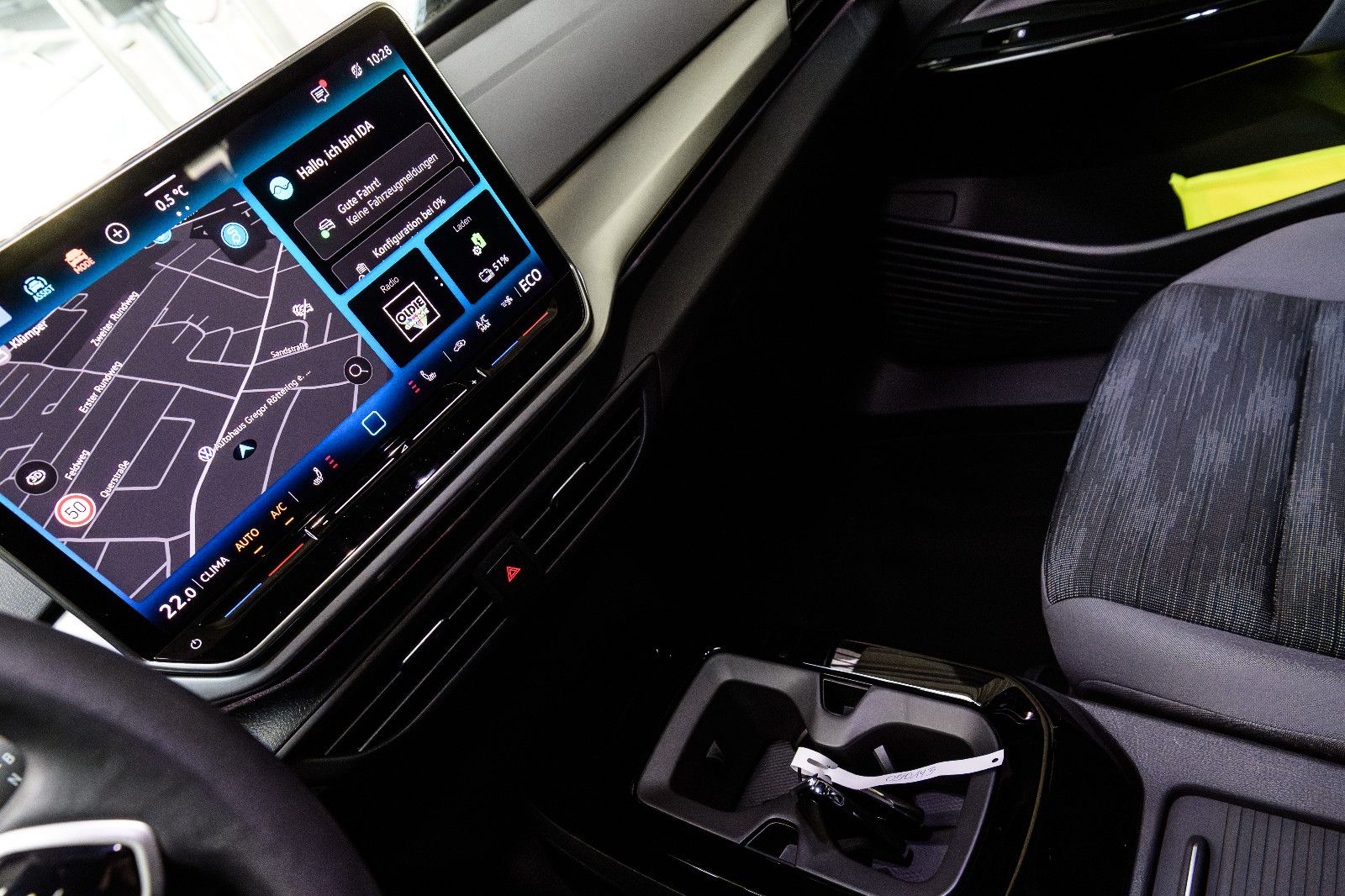 Fahrzeugabbildung Volkswagen ID.4 Pro IQ-LED+NAVI+ACC+WÄRMEPUMPE+SHZ