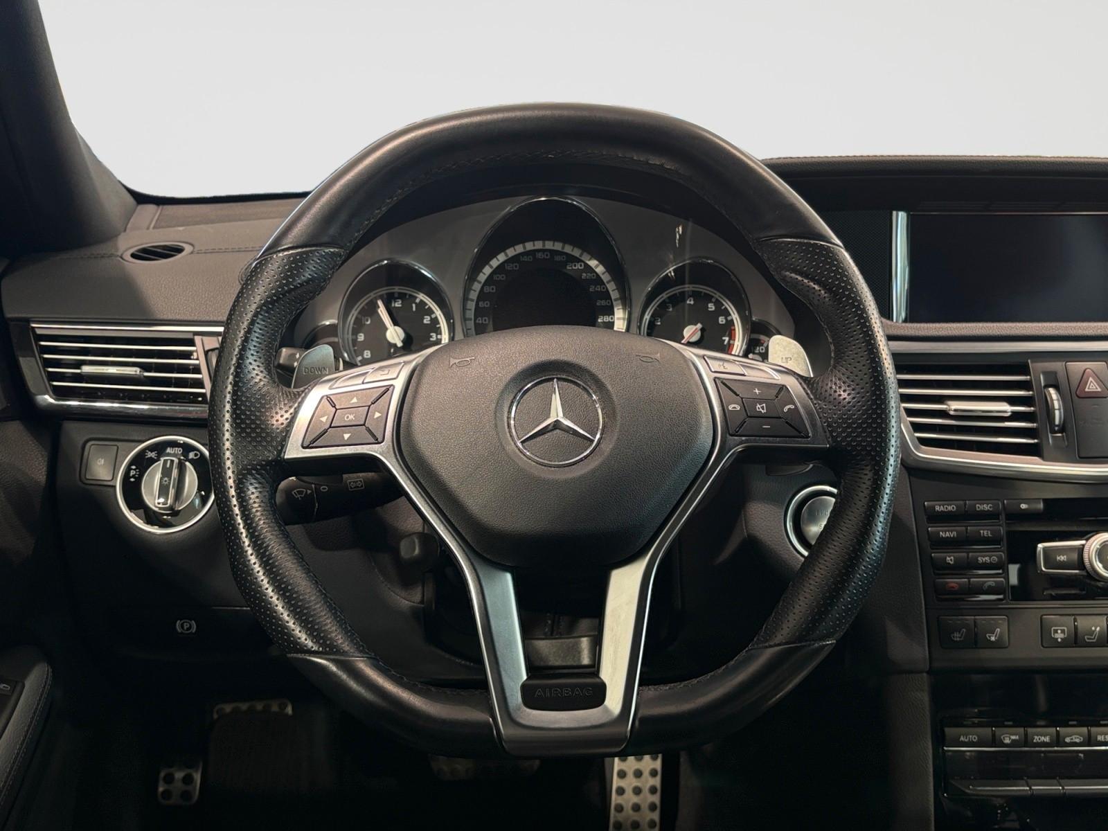 Mercedes-Benz E63 AMG Lim. DRIVERS COMAND SCHIEBE HK PARK