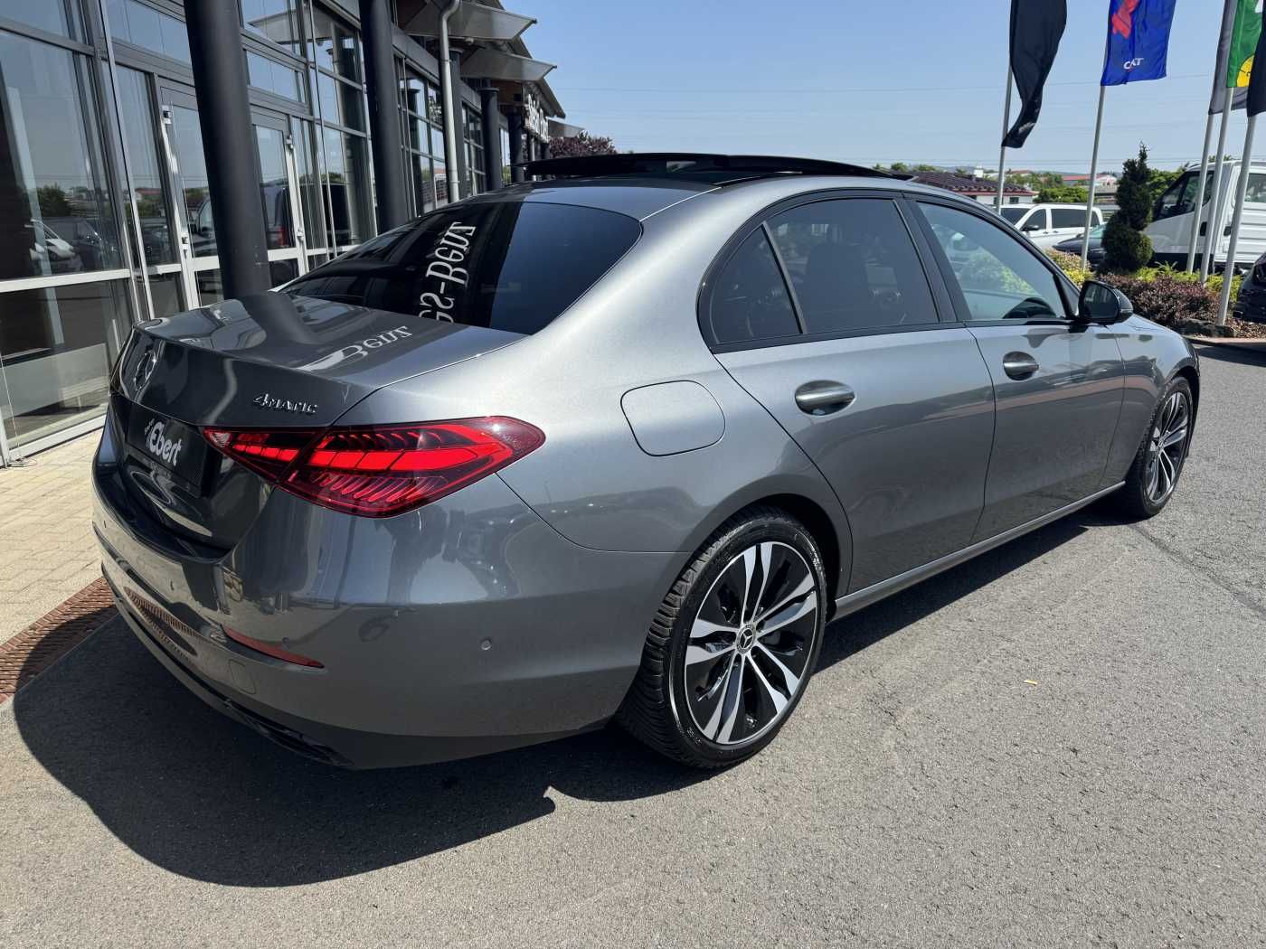 Fahrzeugabbildung Mercedes-Benz C 300 4M Avantgarde+Pano+Bumester+AHK+RFK+ Night
