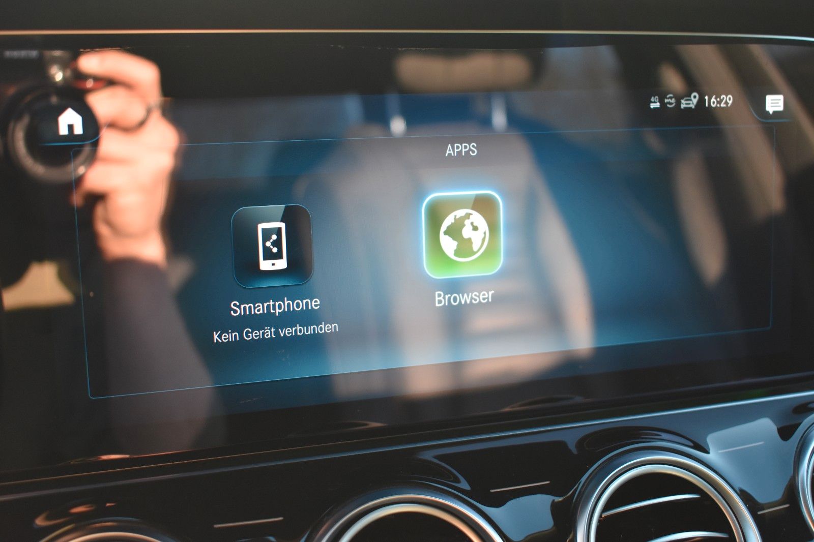 Fahrzeugabbildung Mercedes-Benz E 400d  Lim. 4Matic designo Multibeam AMG Line