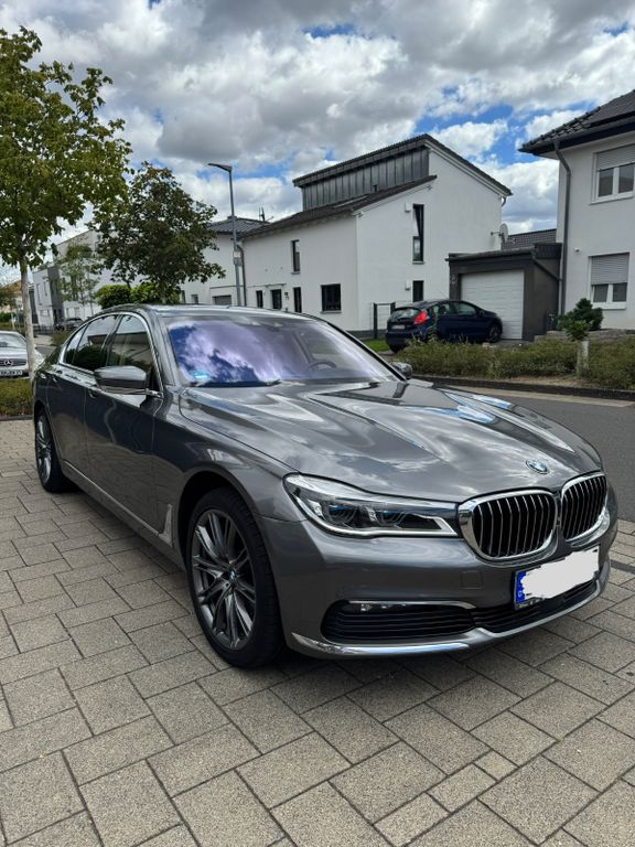 Image of BMW 730