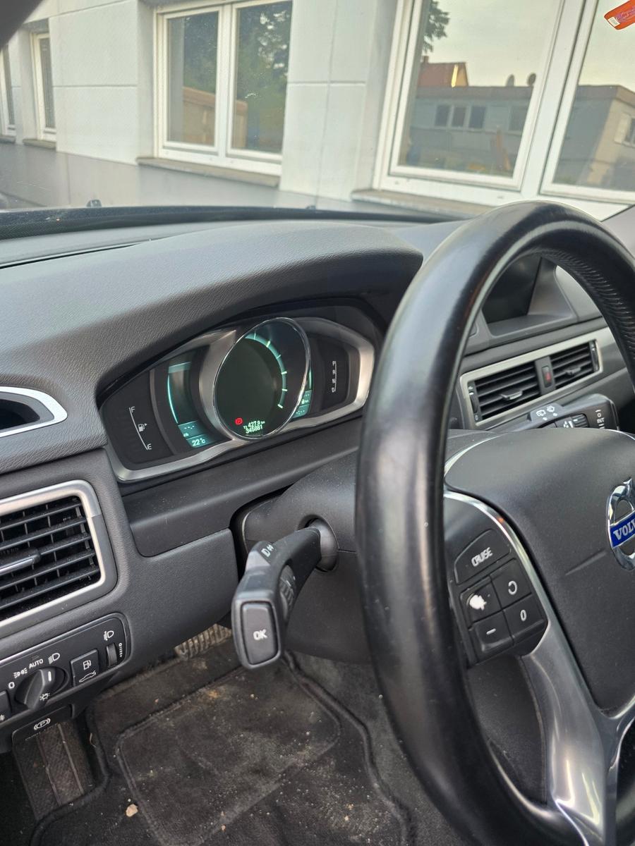 Volvo V70 2013 — engine 1.560 cm³, 114 HP (84kW)