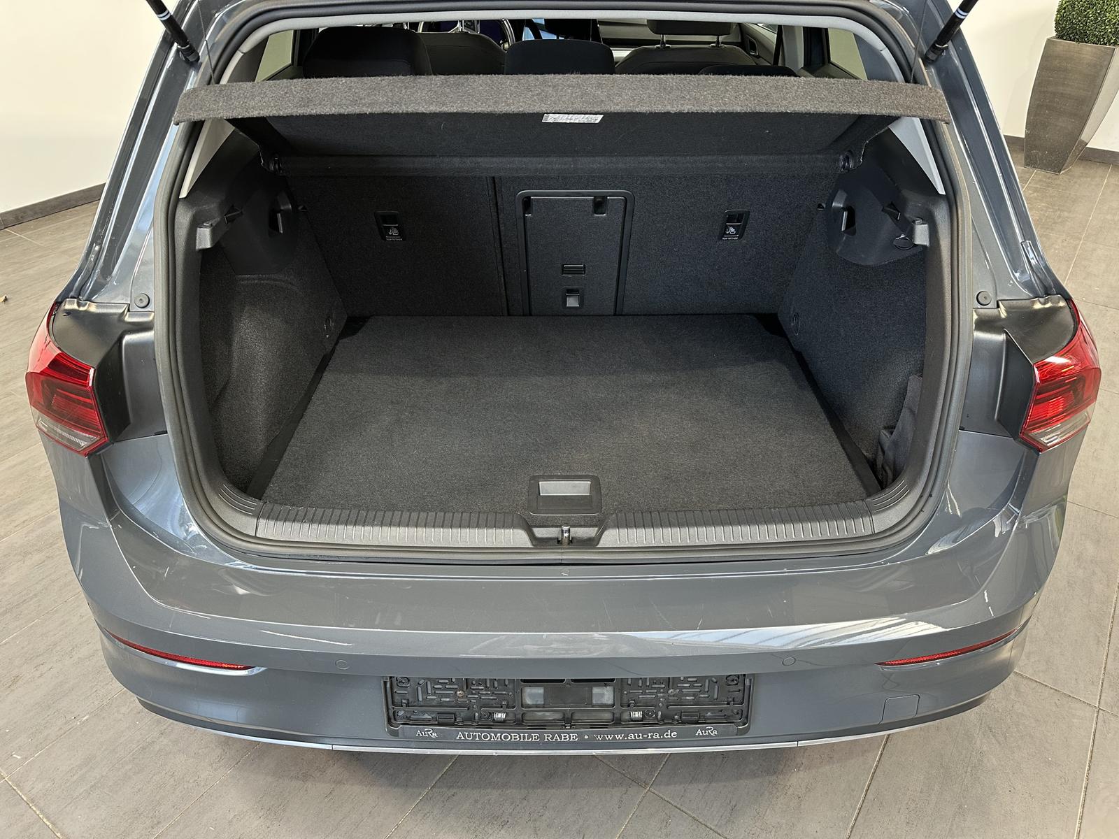 Volkswagen Golf VIII 1.5 eTSI DSG Active NAV+LED+PLA+17ZOLL, миниатюра 6