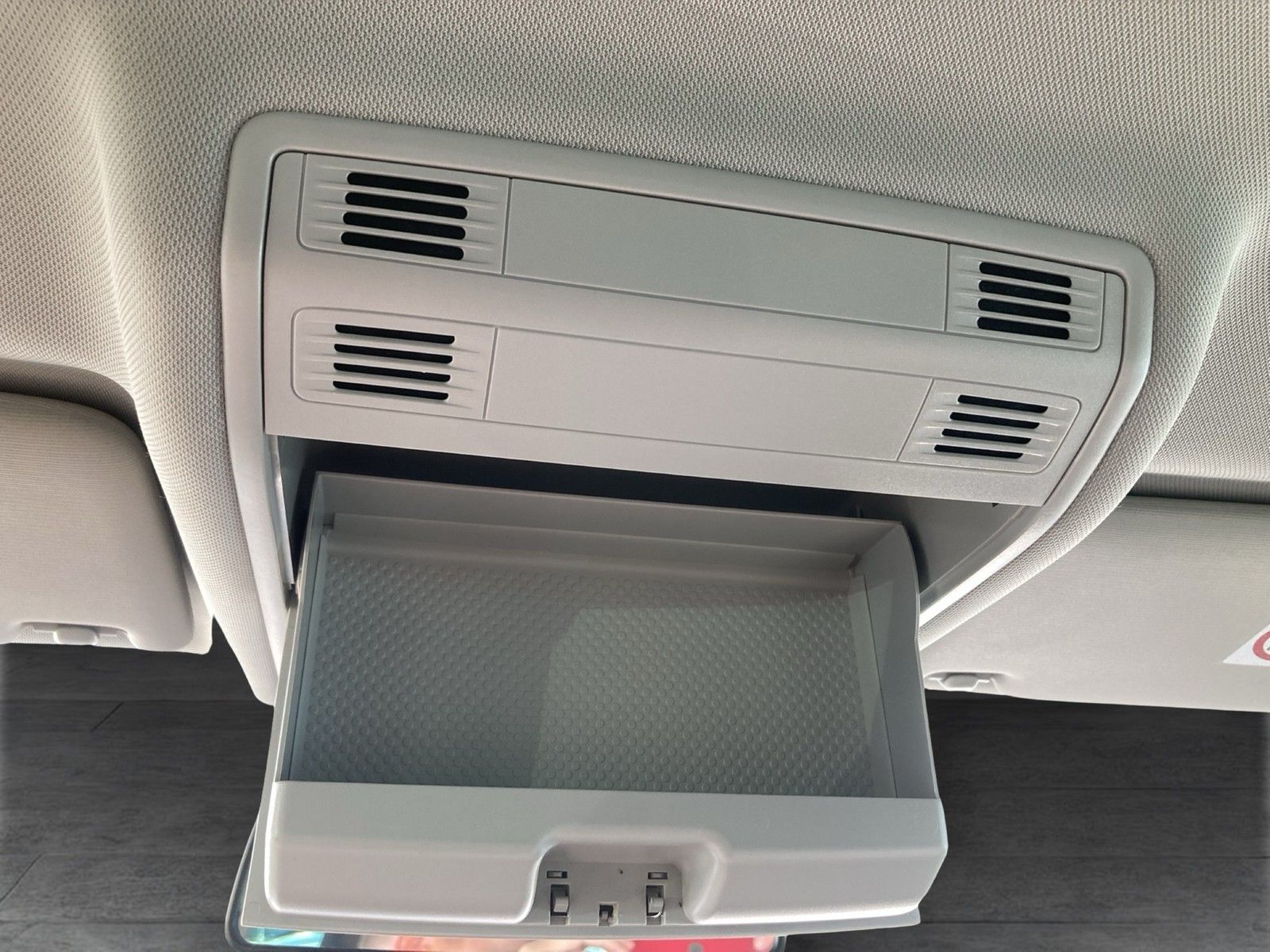 Fahrzeugabbildung Volkswagen Golf VII Lim. TSI Sound LED ACC PDC APP-Connect