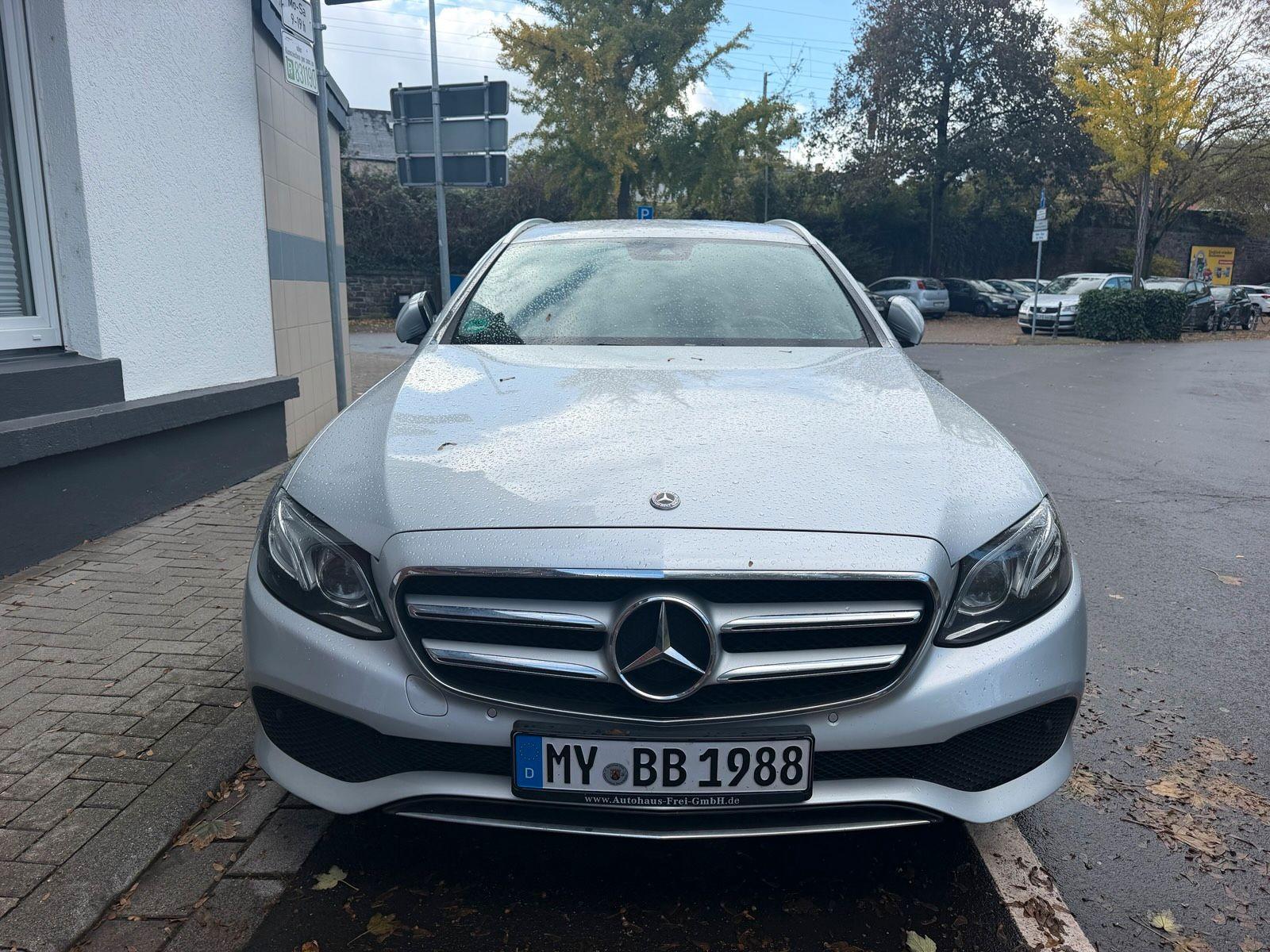 Mercedes-Benz E 220