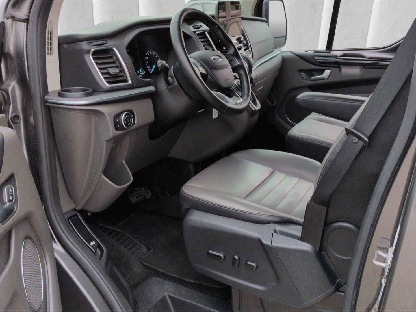 Ford Tourneo Custom L2 9-Sitzer 2.0D Autom Leder Navi foto 5