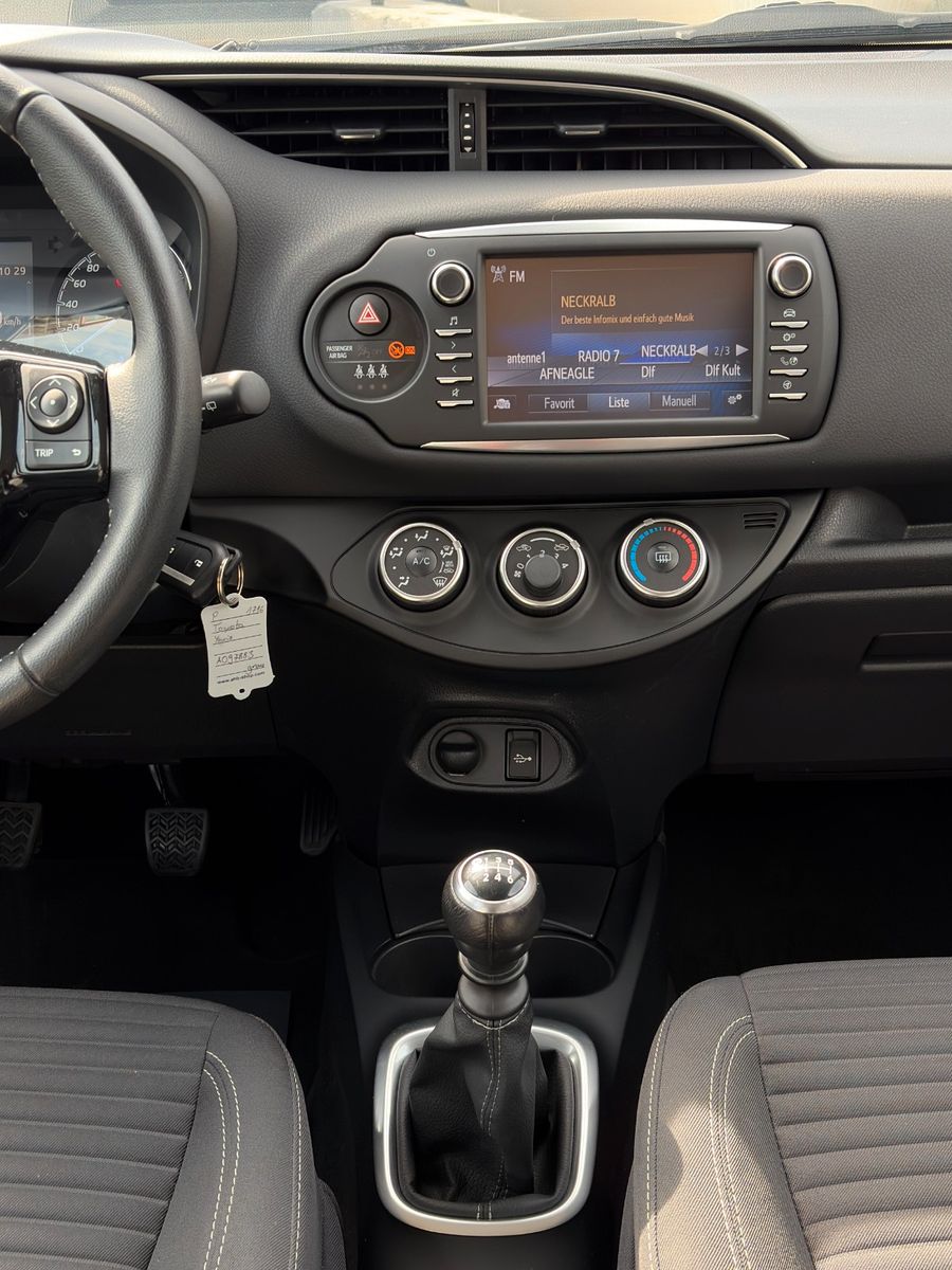 Fahrzeugabbildung Toyota Yaris 1.5 Ltr. Kamera Klima BLT SHZ LKA AM