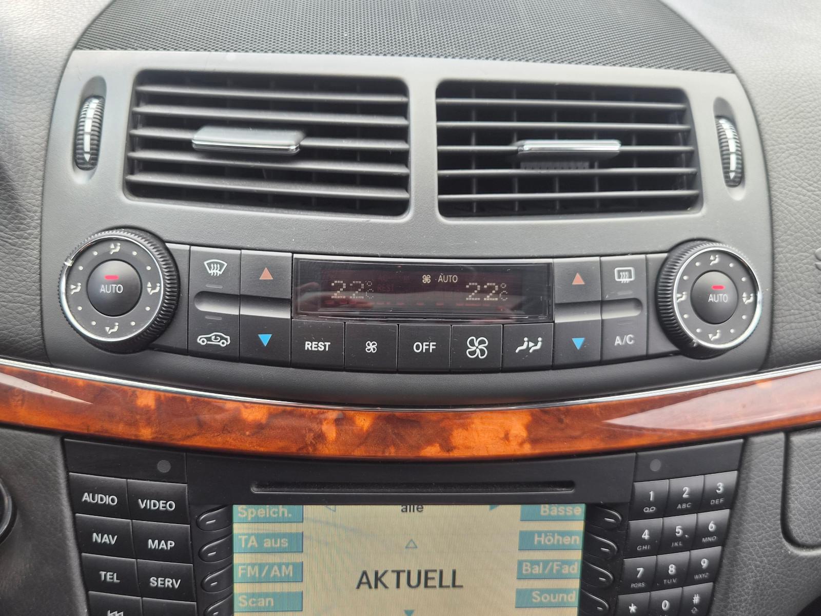 Mercedes-Benz E350 2005 — photo 18