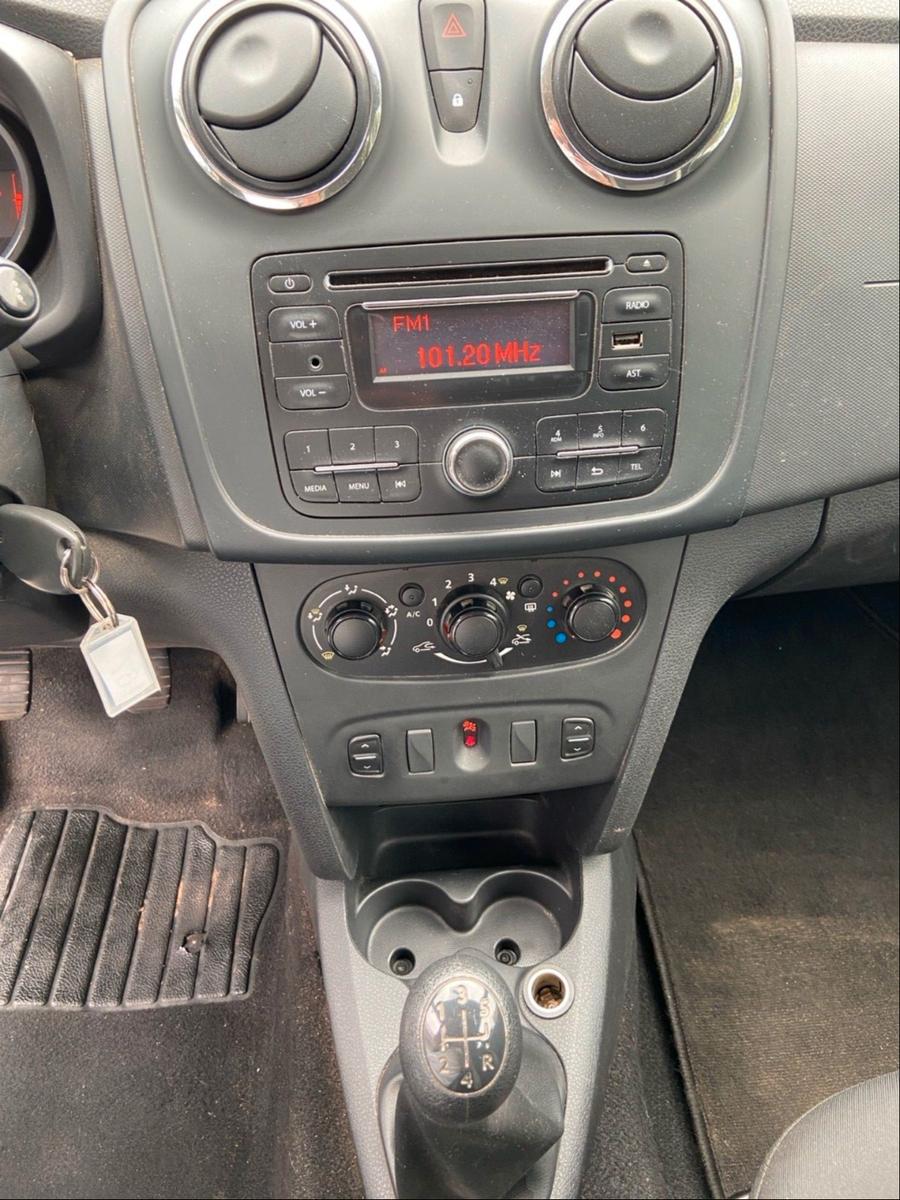 Dacia Logan 2015 — photo 10
