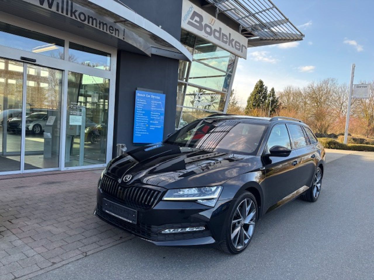 SKODA Superb Combi 2.0 TDI 4x4 Sportline AHK Navi ACC