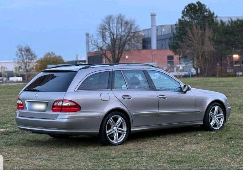 Mercedes-Benz E320 2004 — photo 8