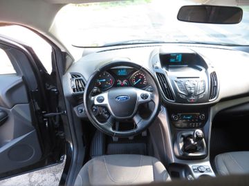 Ford Kuga - 10