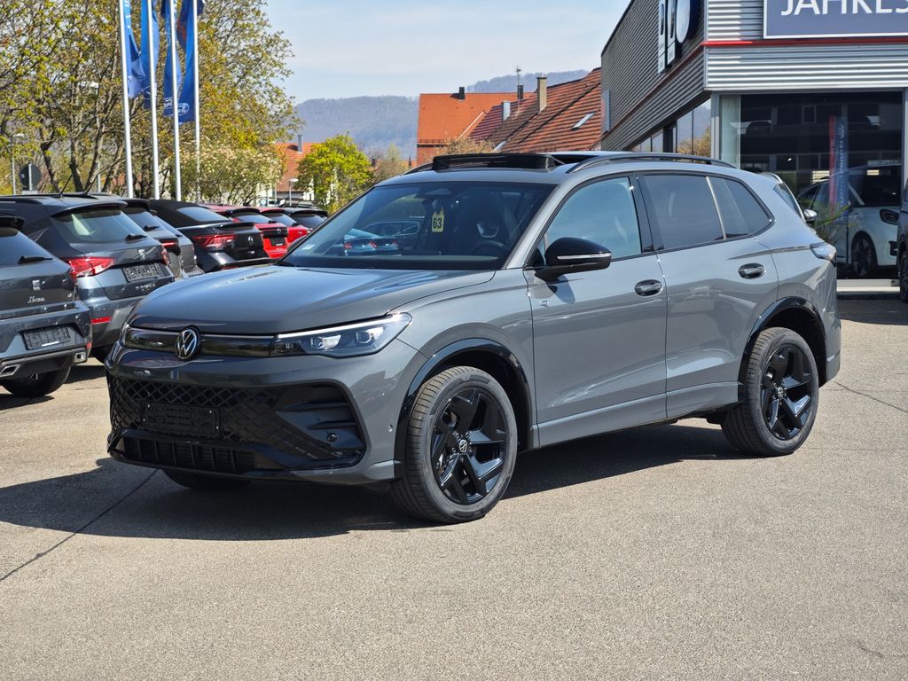 Volkswagen Tiguan R-Line Black-Style  #Ahk #Pano # Keyfree