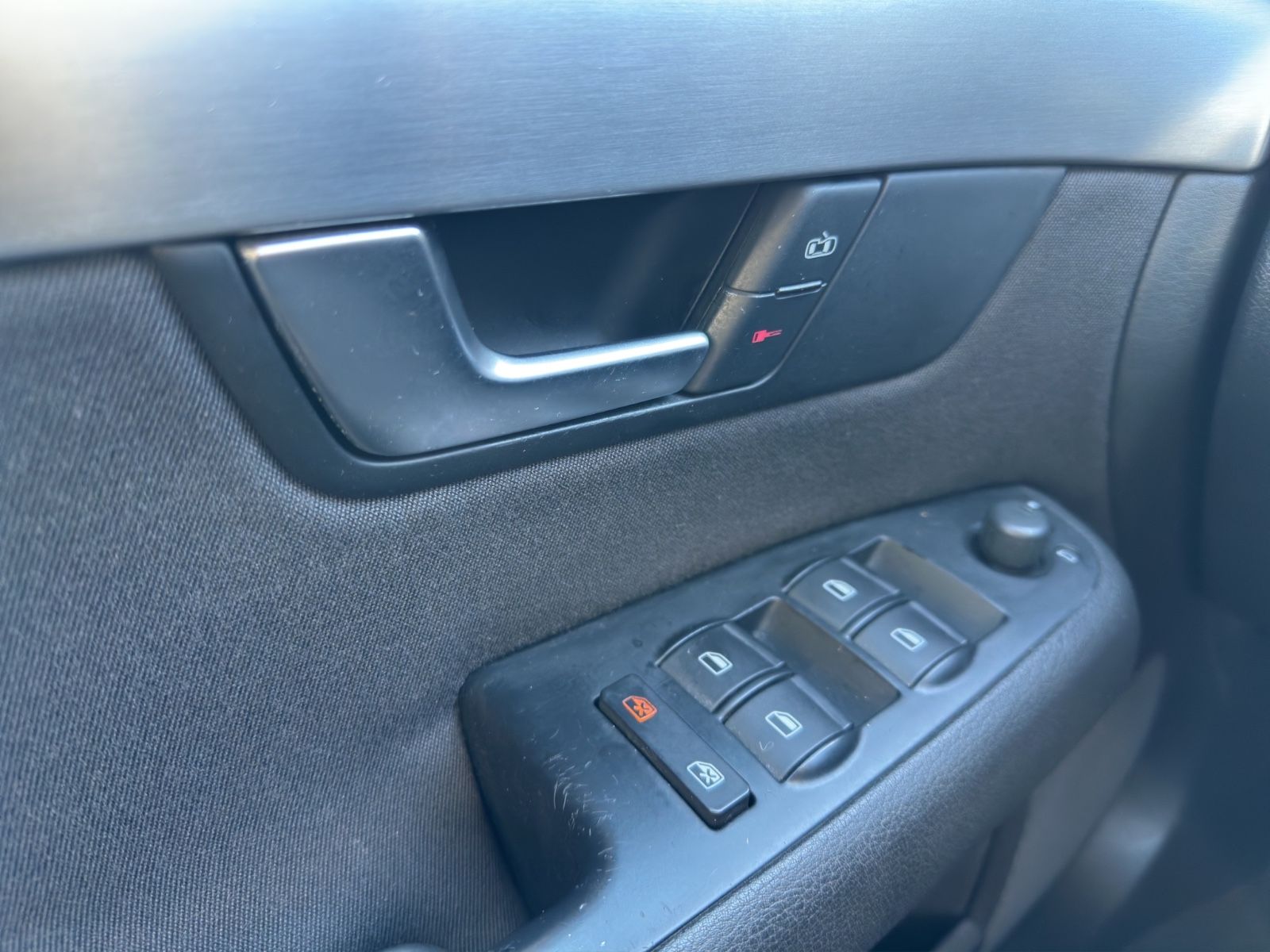 Fahrzeugabbildung Audi A4 Avant 1.8 T/Anhängerk./SHZ/Klima/Tempomat/
