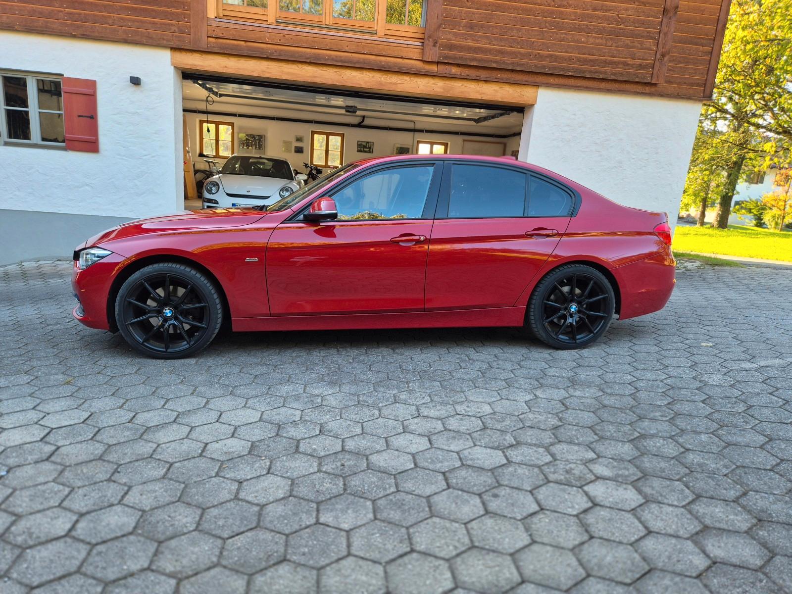 BMW 330i xDrive Sport Line Automatic 2. Hand