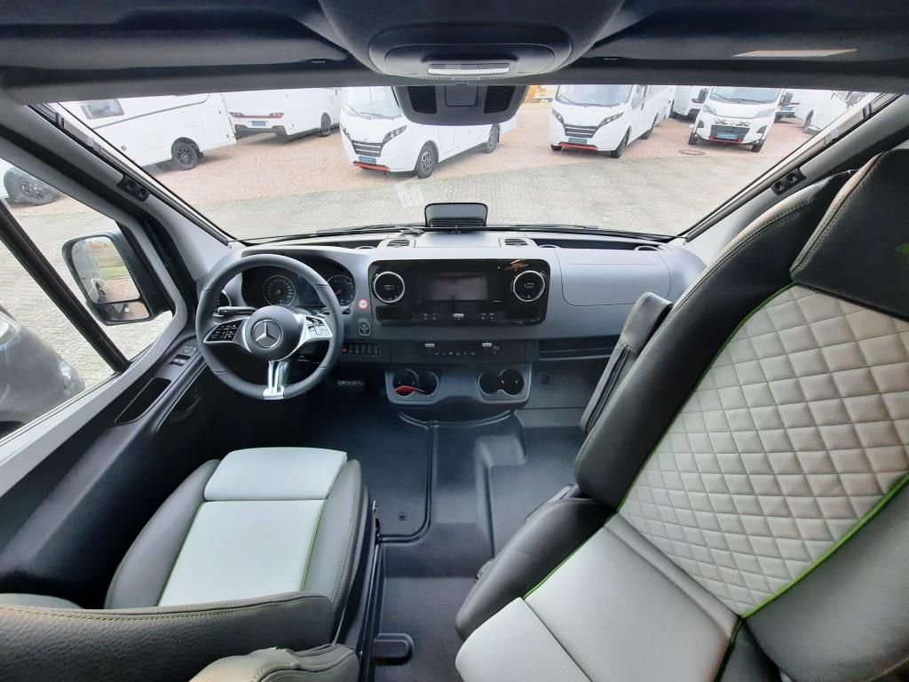 Fahrzeugabbildung HYMER / ERIBA / HYMERCAR Camper Van GRAND CANYON S 600 CROSSOVER Verfüg./