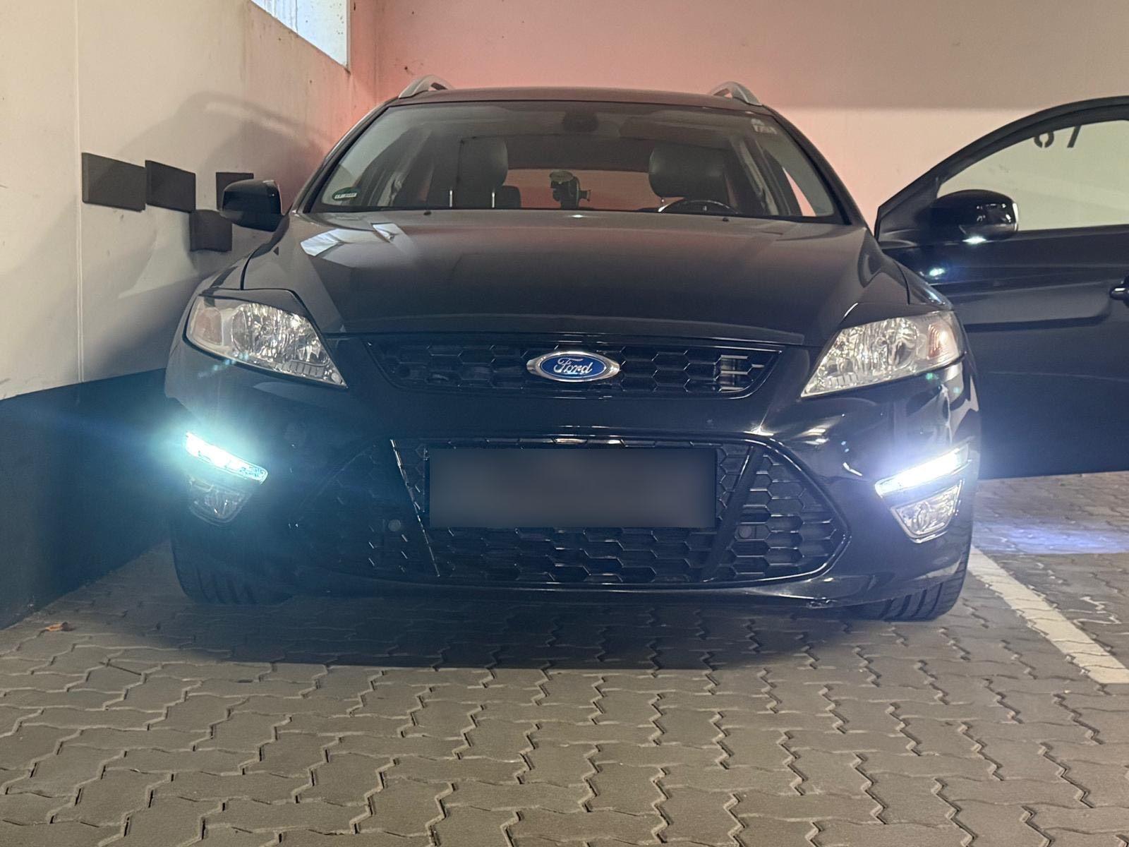 Ford Mondeo 2011 — interior