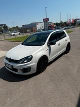 Volkswagen Golf 6 GTI Adidas DSG - Volkswagen Golf: GTI Adidas