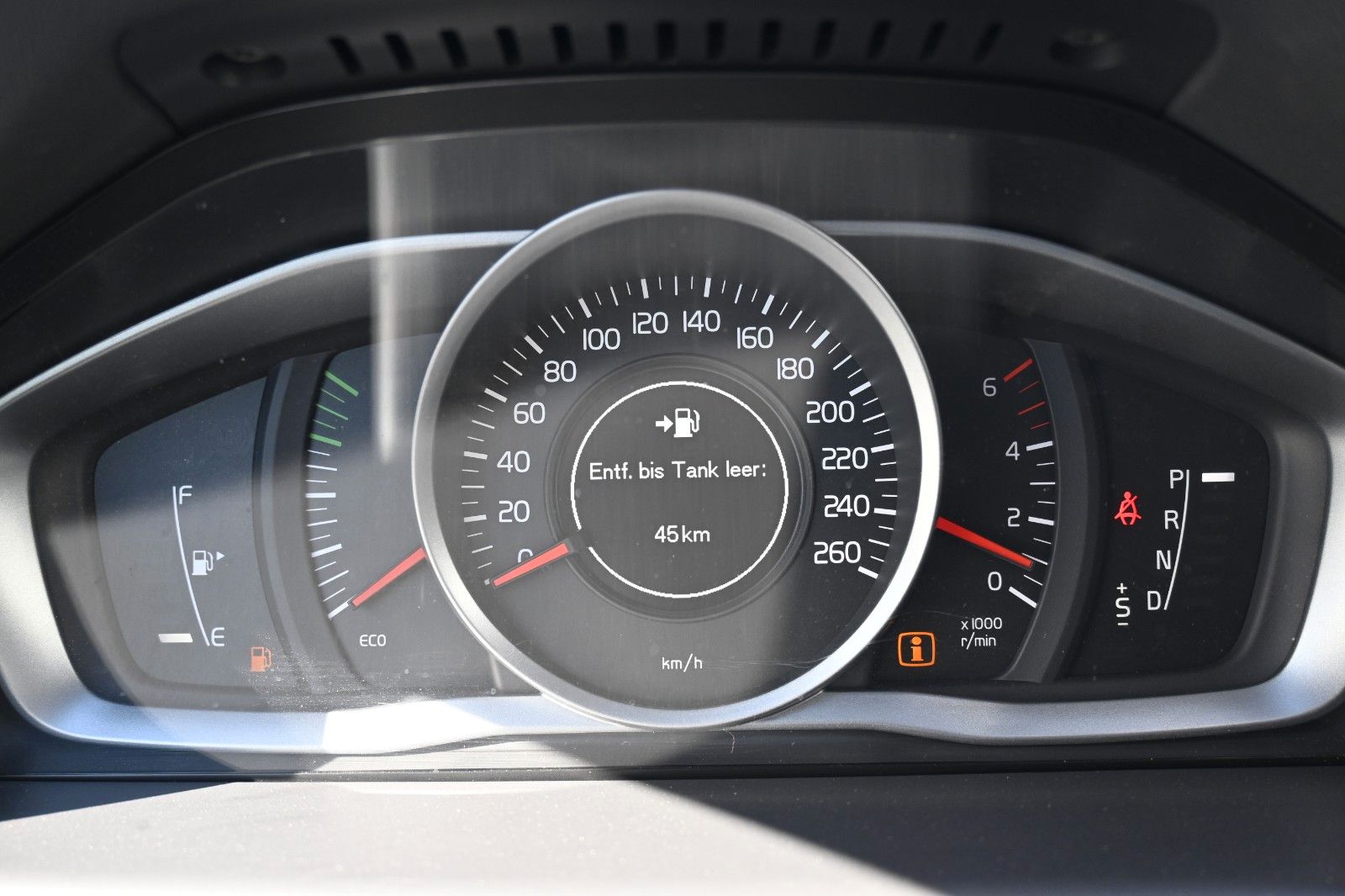 Fahrzeugabbildung Volvo V70 Kombi D3 DPF Black Edition*NAV*TEMP*Mietkauf