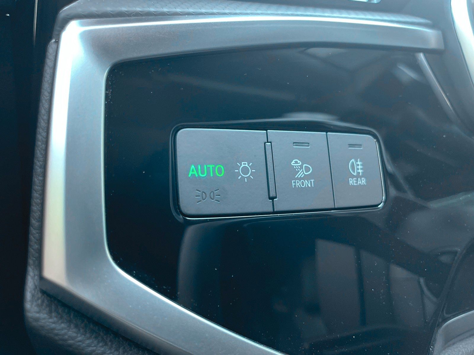 Fahrzeugabbildung Audi Q3 S-Line*Pano*AHK*Kamera*LED*Virt.Cockp*Spurass