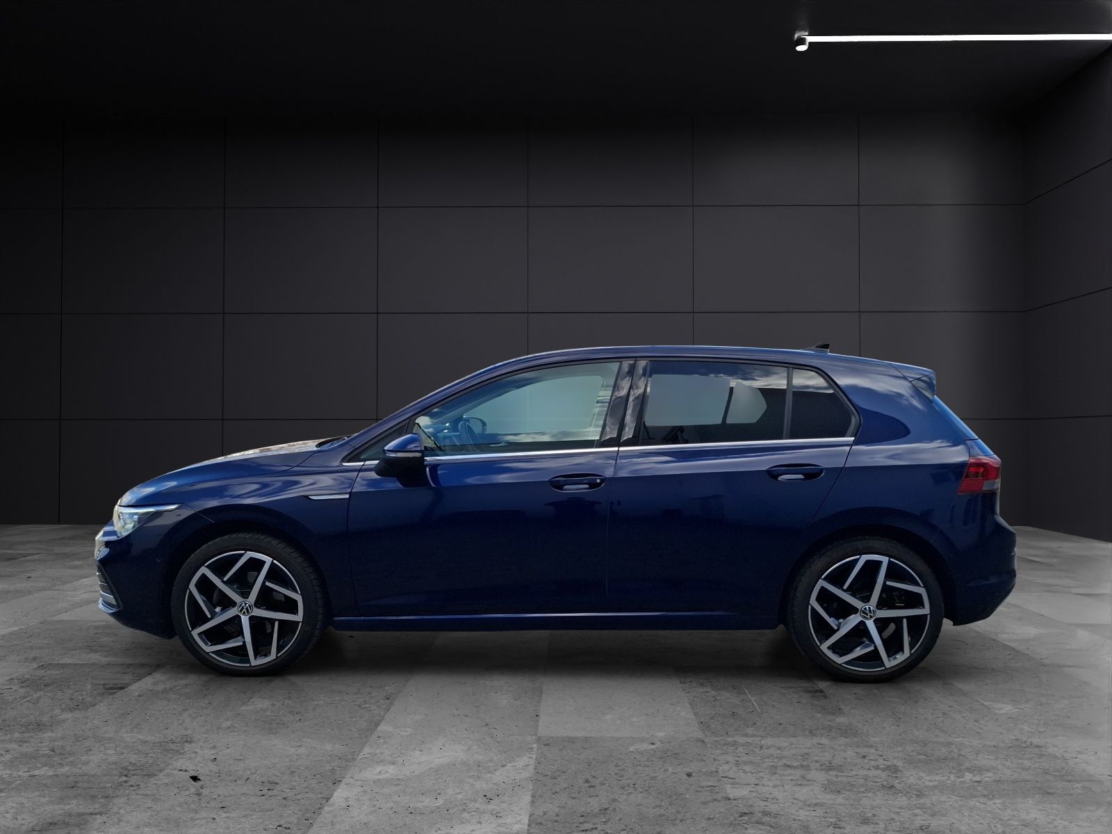 Fahrzeugabbildung Volkswagen Golf VIII TSI Style LEDplus Navi AID HUD ACC RFK