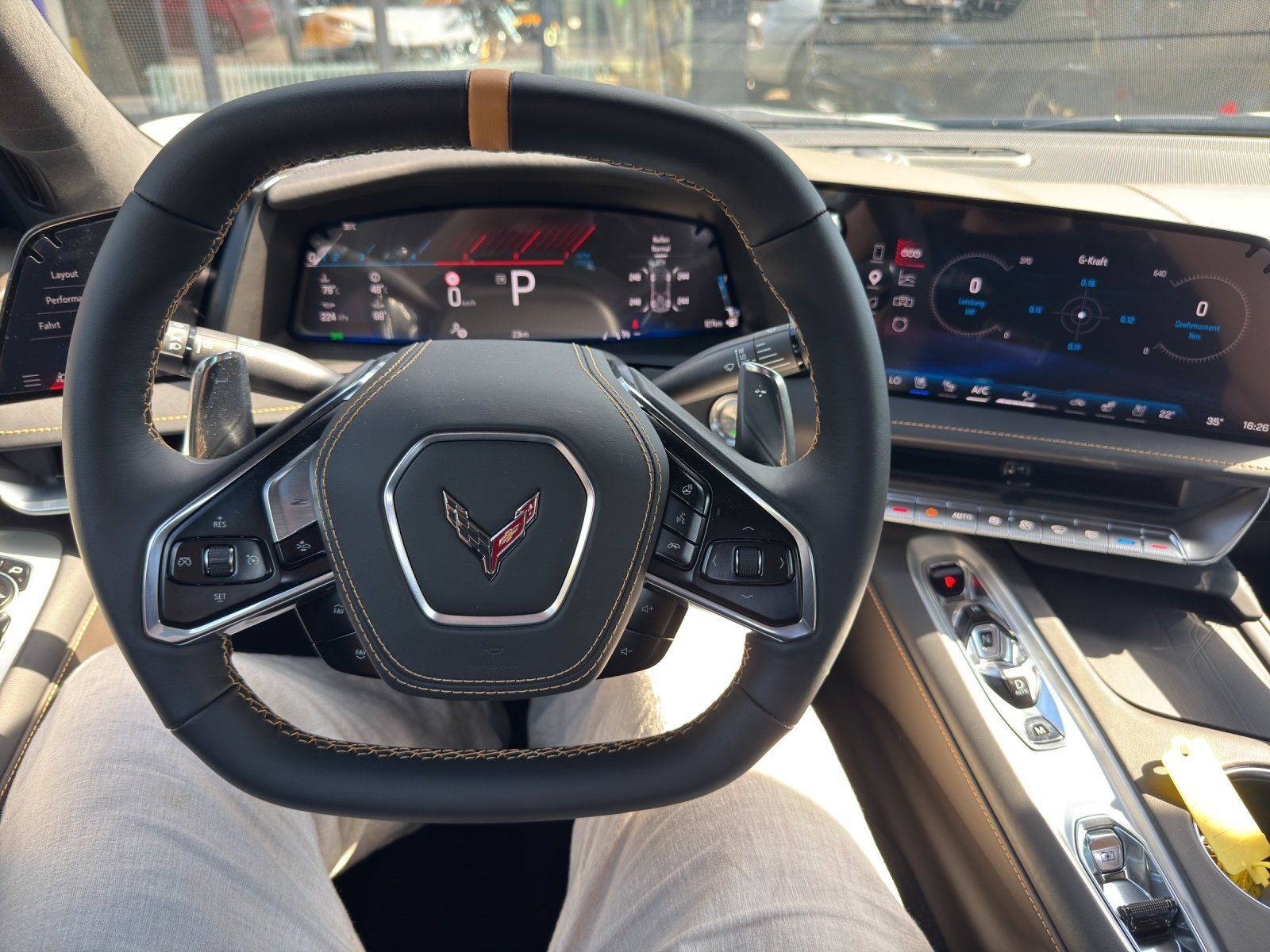 Fahrzeugabbildung Corvette C8 Cabrio 3LT MY2026 ARCTIC-WHITE/DARK-ATMOSPHER