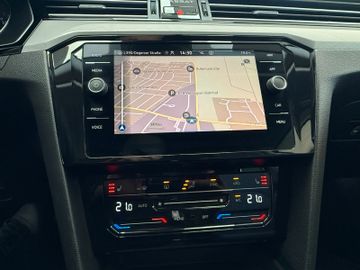 Volkswagen Passat BusinessR.Kamera1.HdCarPlaySHZ V+H