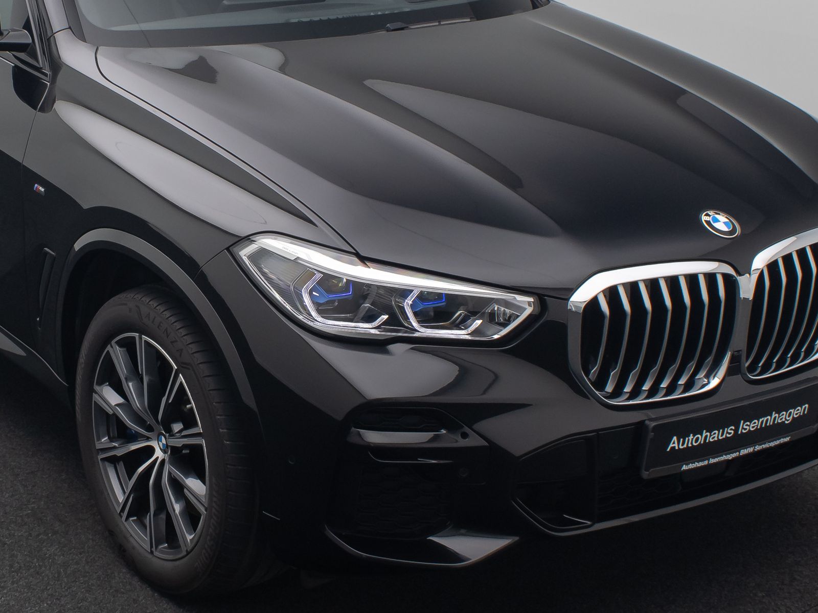 Fahrzeugabbildung BMW X5 xD40d M Sport Laser HUD DAB AHK Panorama Komf