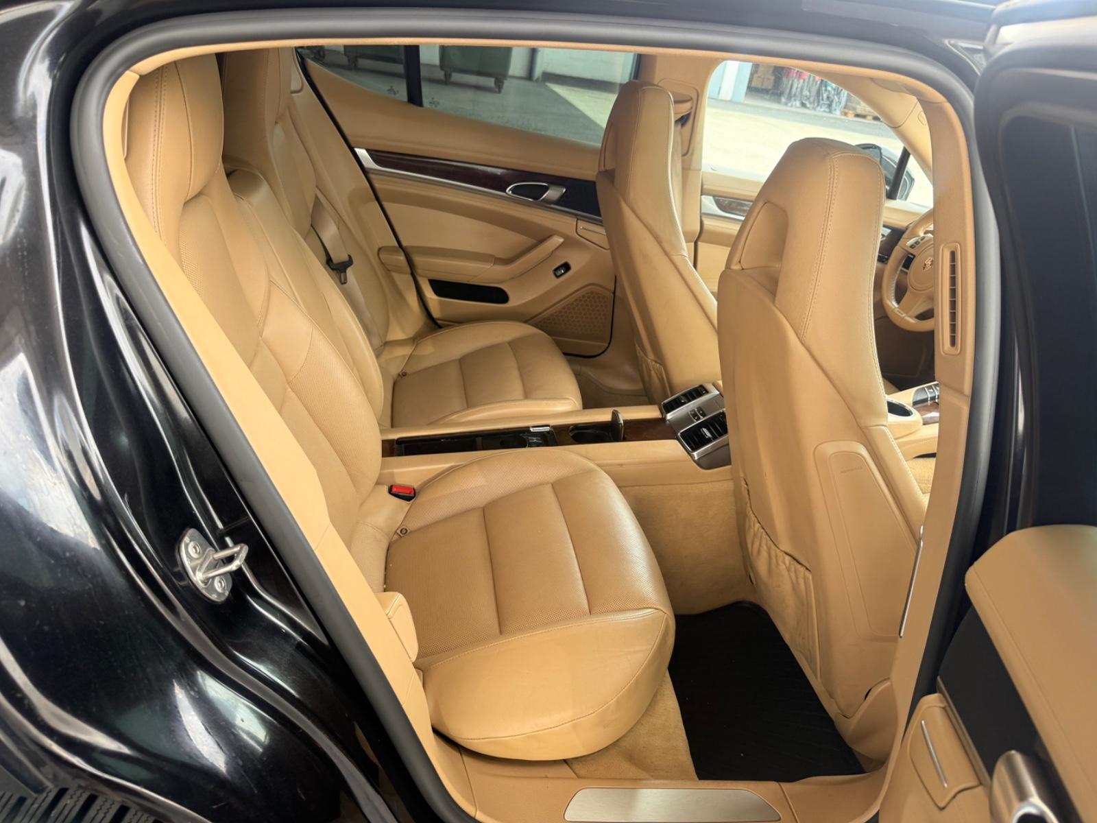 Porsche Panamera 4S 4.8 V8 | 400 ch | BVA | Cuir beige | Toit ouvrant | Sièges ventilés | Suspension pneumatique | Son Bose