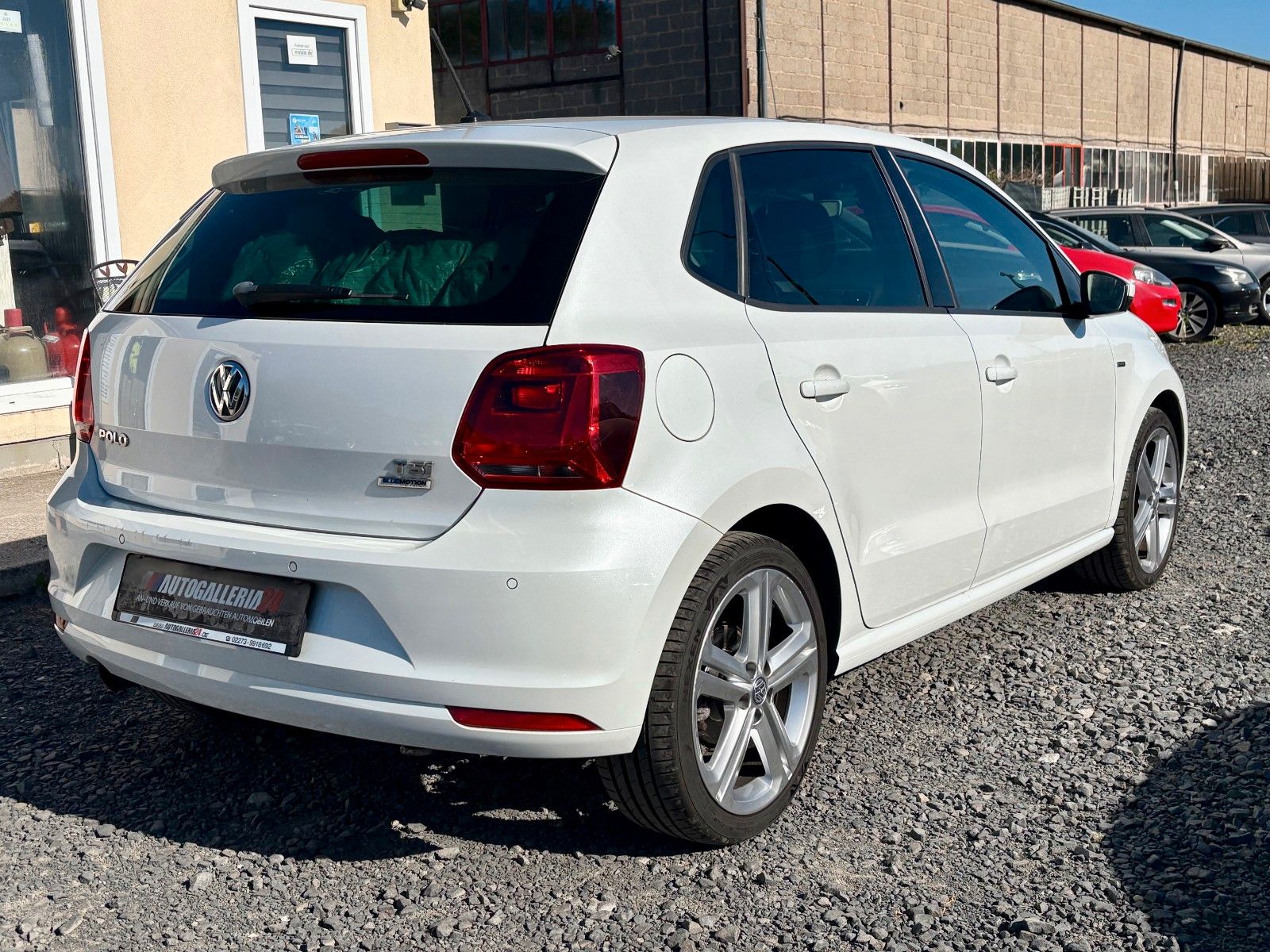 Fahrzeugabbildung Volkswagen Polo V Lounge 1.2 TSI 81kW LED Glasdach PDC Spor