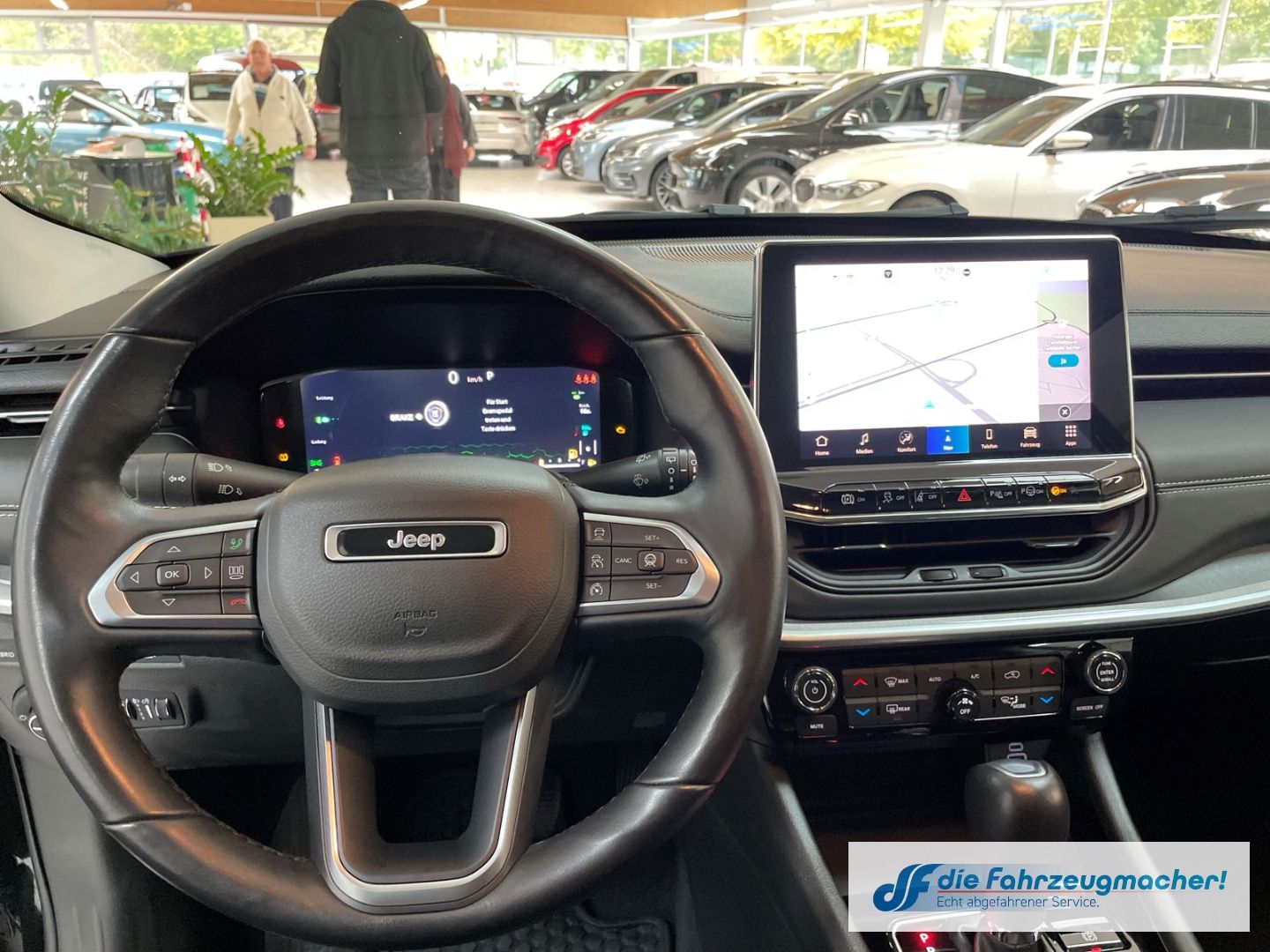 Fahrzeugabbildung Jeep Compass S Plug-In Hybrid 4WD Navi Soundsystem 36