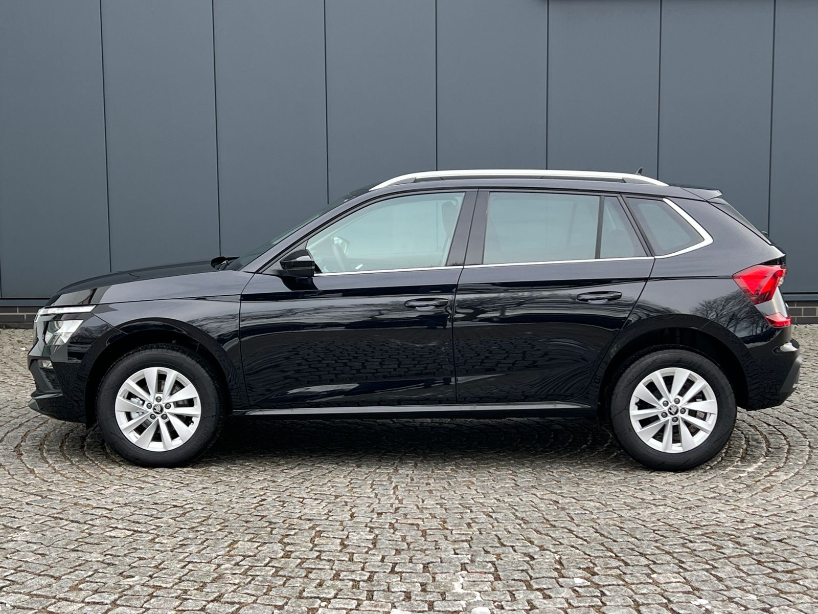 Fahrzeugabbildung SKODA Kamiq Selection 1.0 TSI DSG *Vorb. AHK, LED, ACC