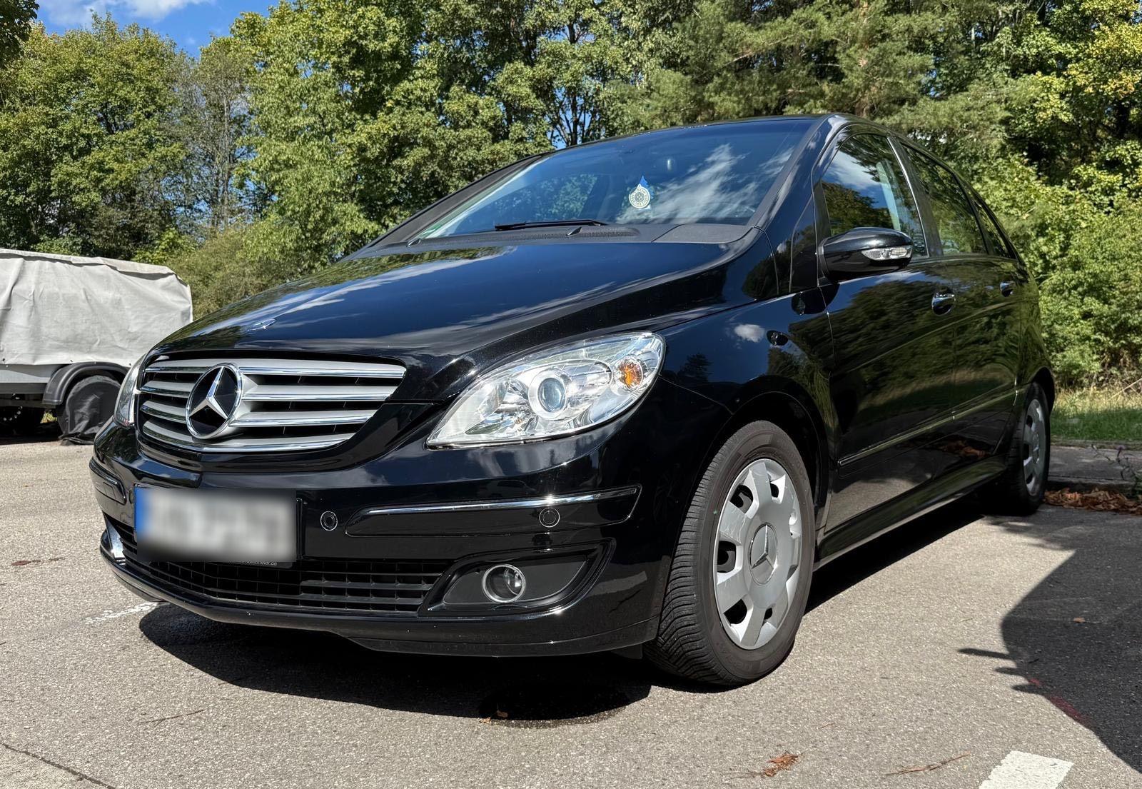 Mercedes-Benz B 200