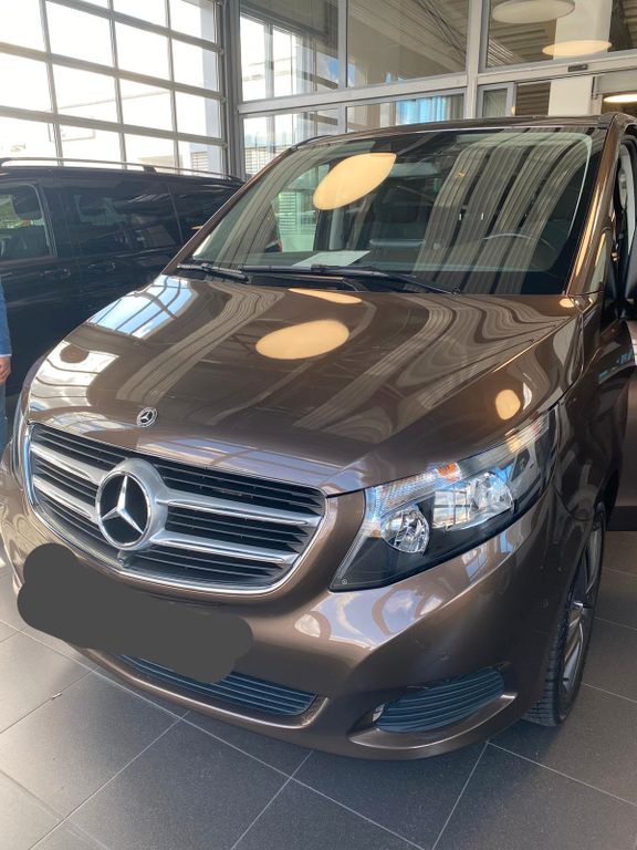 Image of Mercedes-Benz V 220