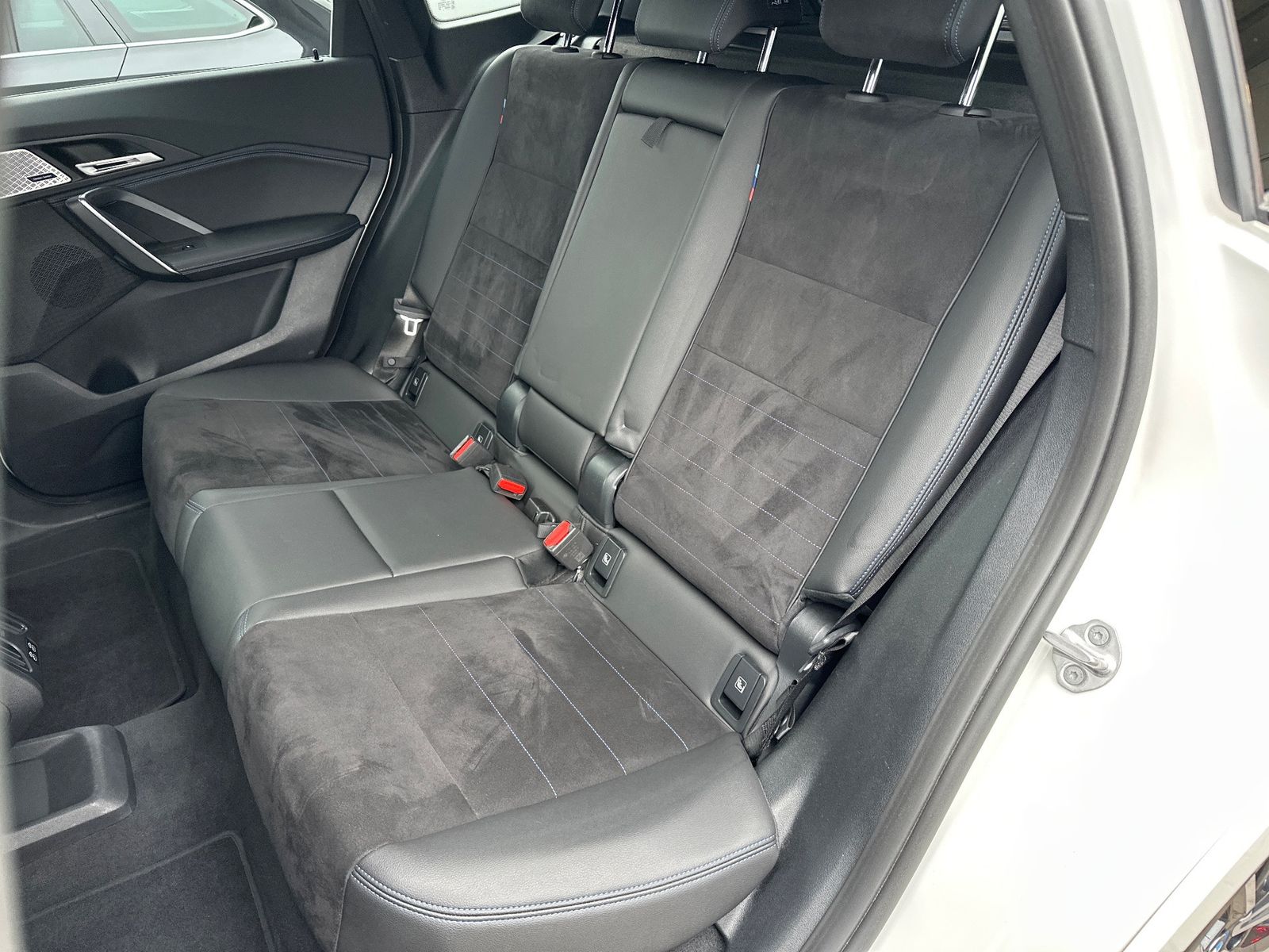 Fahrzeugabbildung BMW X1 xDrive30e M-Sport NAV+LED+ACC+AHK+H&K+VCOCKP
