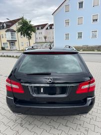 Mercedes E 220 - 3