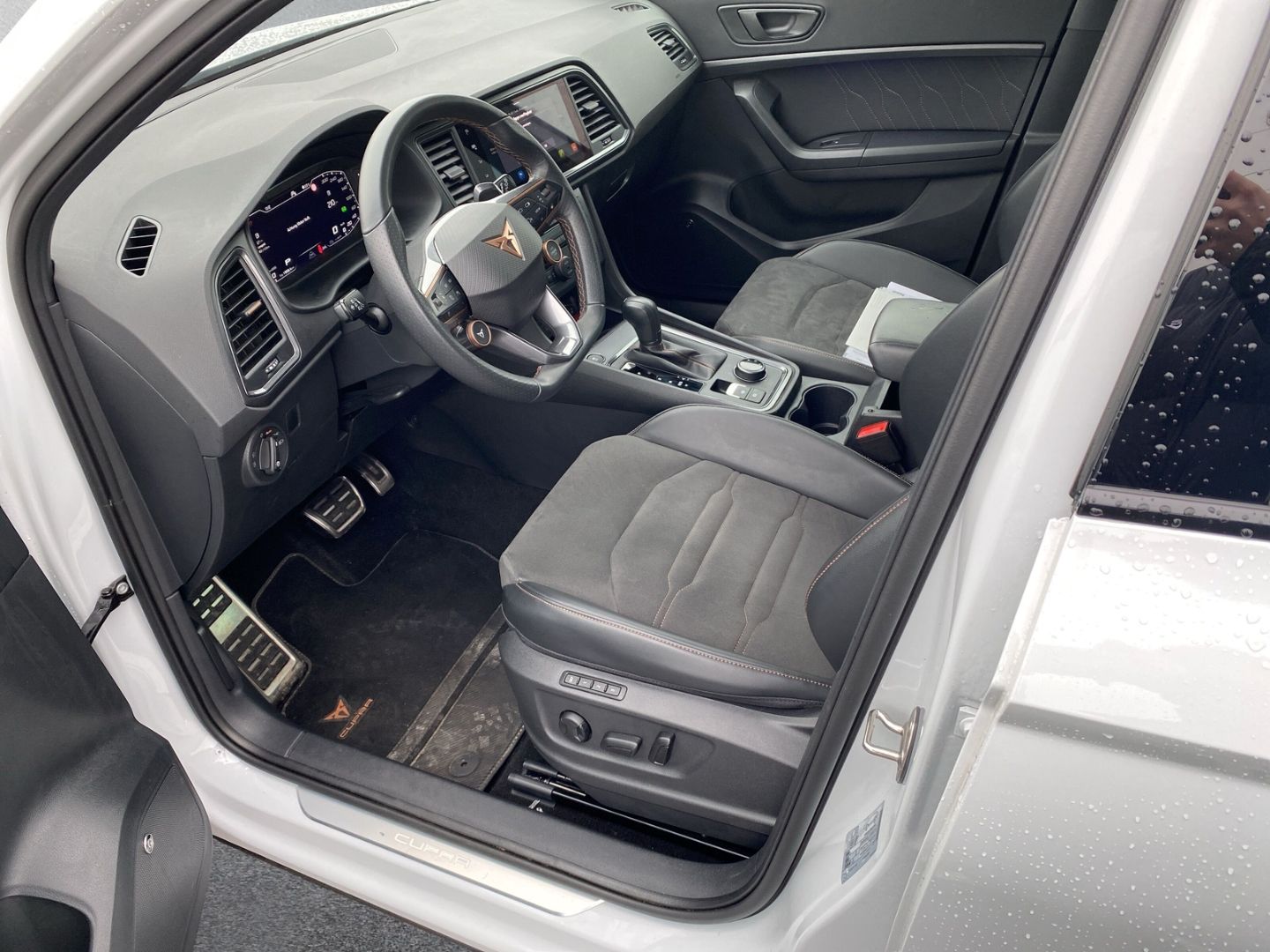 Fahrzeugabbildung CUPRA Ateca VZ 4Drive AD AHK-klappbar Navi Digitales C