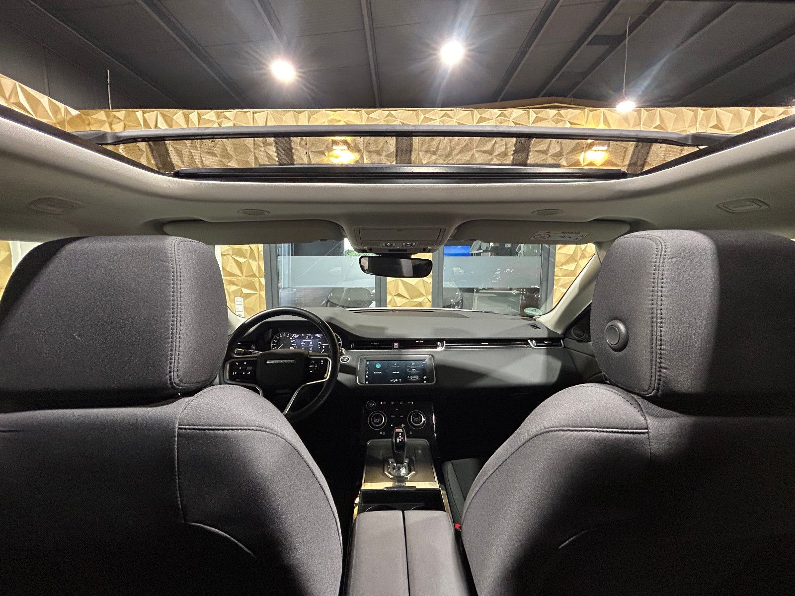 Fahrzeugabbildung Land Rover Range Rover Evoque Basis/PANO/APPLE/KAMERA/TEMPO