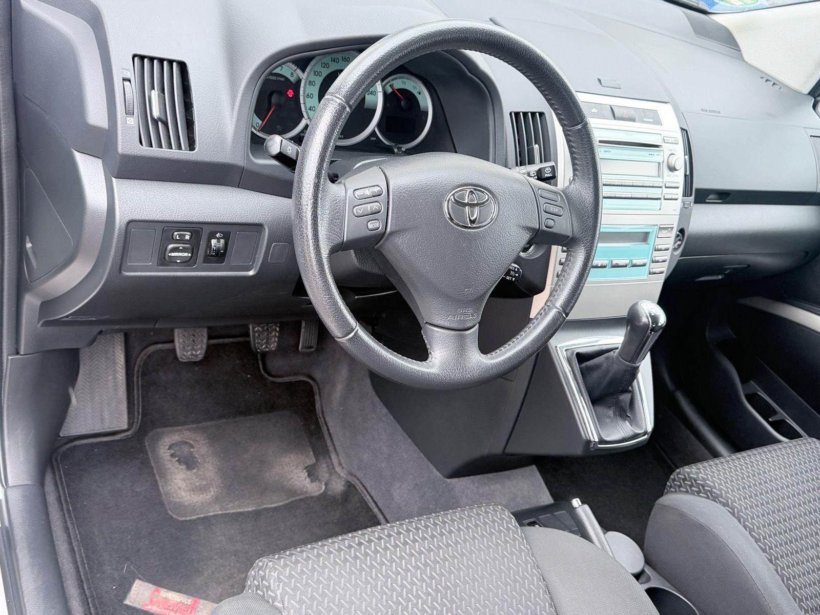 Toyota Corolla Verso 2009 — photo 5