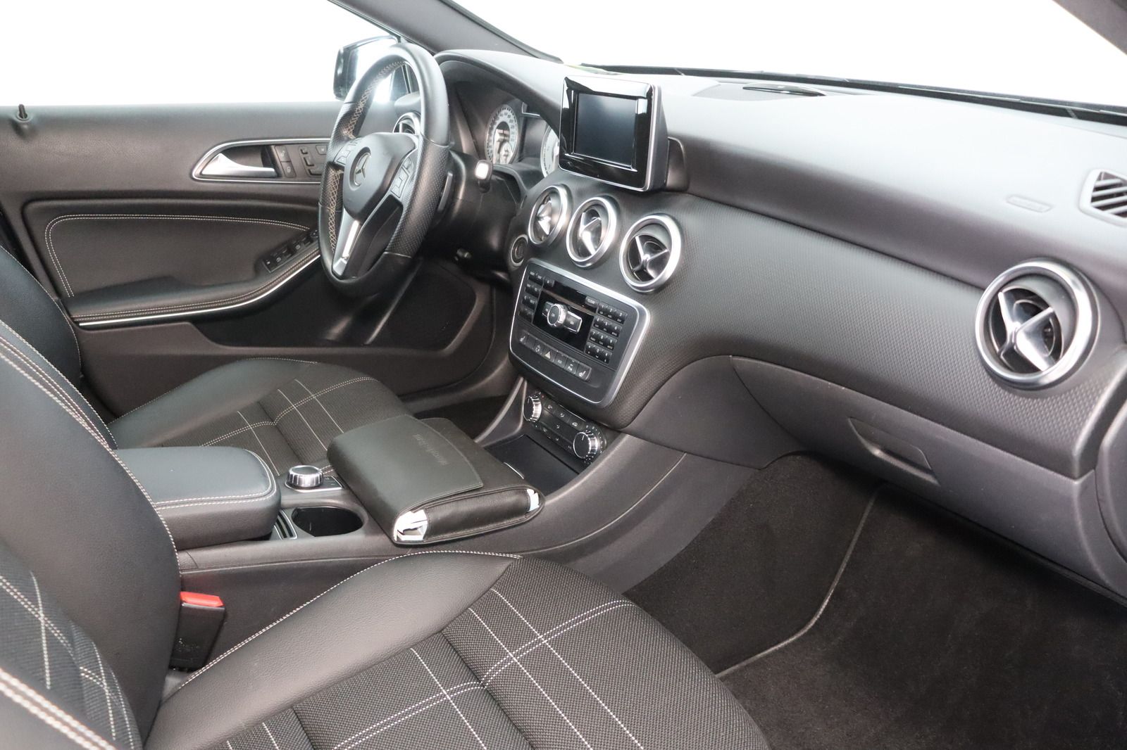 Fahrzeugabbildung Mercedes-Benz A 200 CDI * Bi-Xenon * Navi * Teilleder