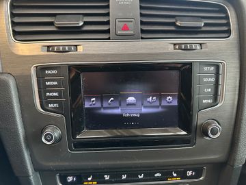 MYAUTOCENTER – Gebraucht- und Jahreswagen mit Werkstattservice in Pfaffenhofen Volkswagen Golf VII Lim. Comfortline BMT *Klima*TÜV*