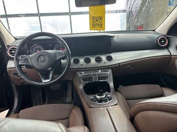Mercedes E 200 - 5