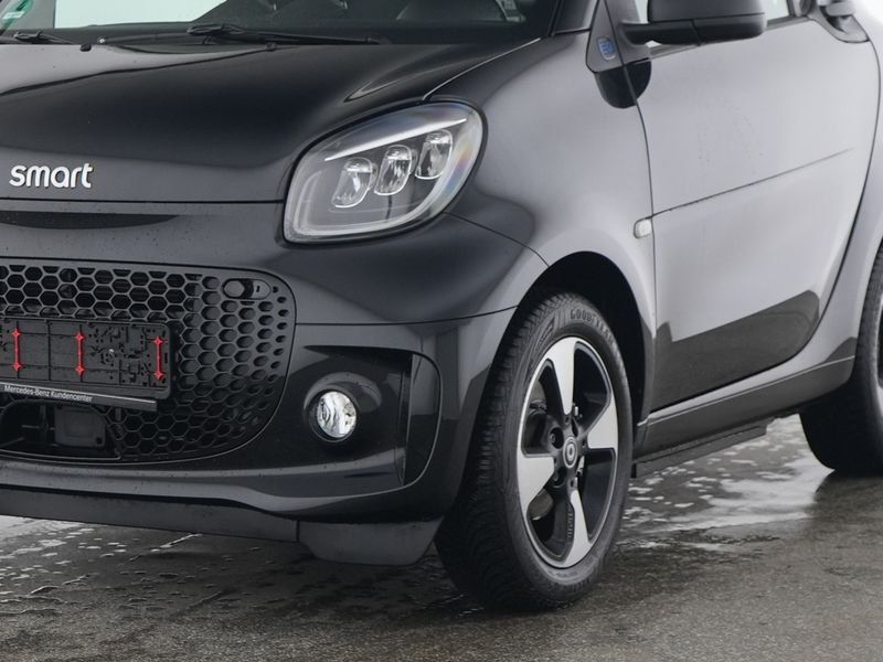Fahrzeugabbildung Smart smart EQ fortwo Exclusive*Kamera*Media*LED*22kW*