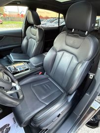 Audi Q8 - 10