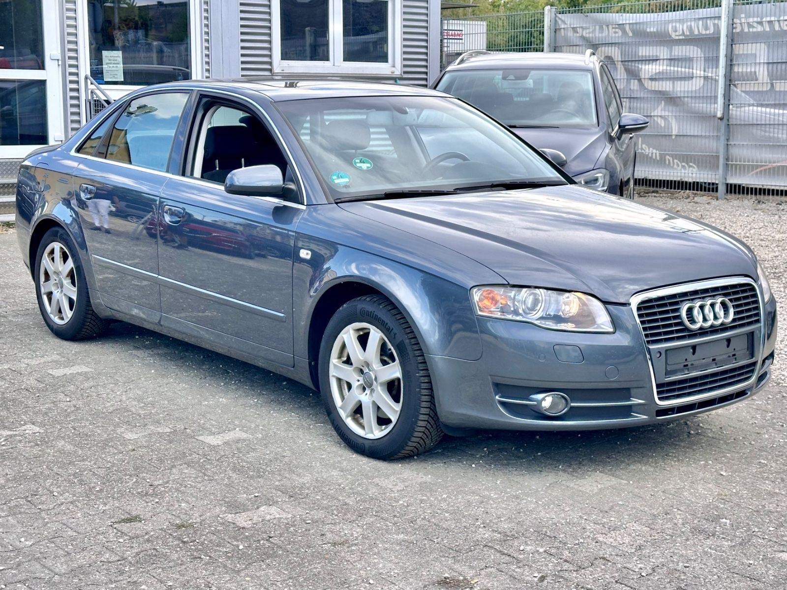 Fahrzeugabbildung Audi A4 163 PS Limousine *PDC+Automatik+Schiebedach*