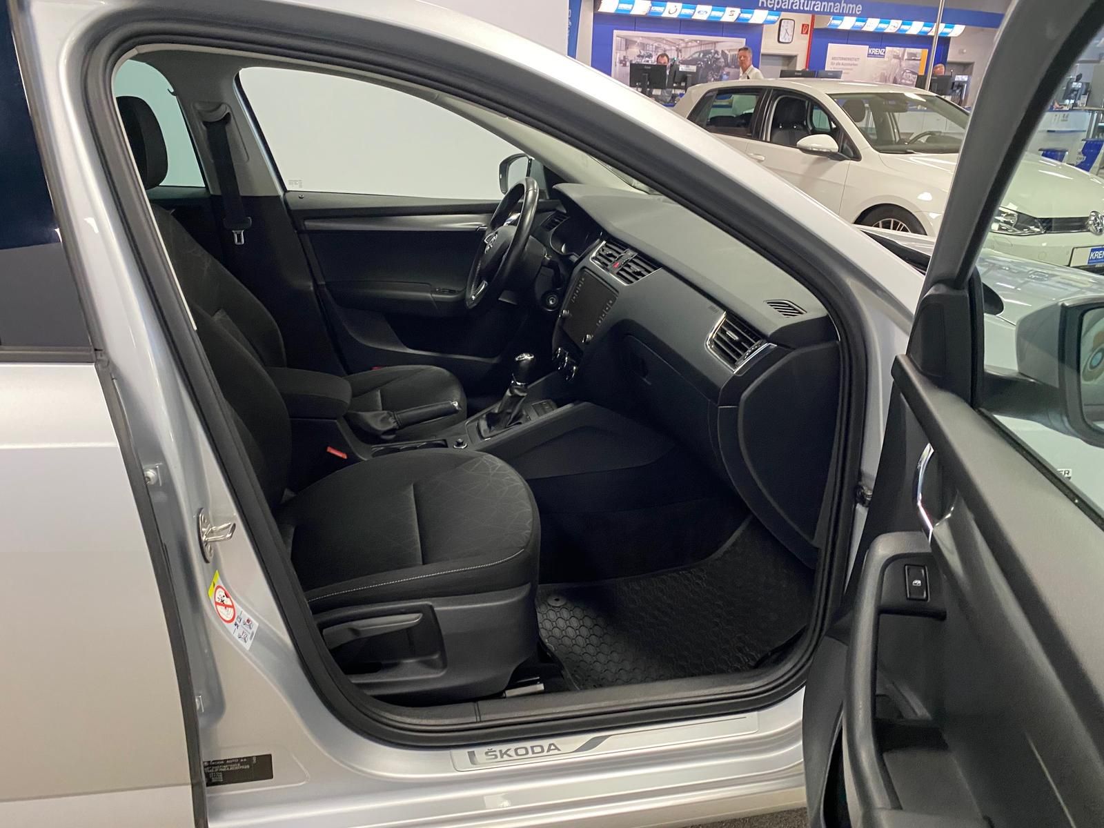 Fahrzeugabbildung SKODA Octavia 1.0 TSI Clever APP+KLIMA+PDC+SITZHEIZ+An