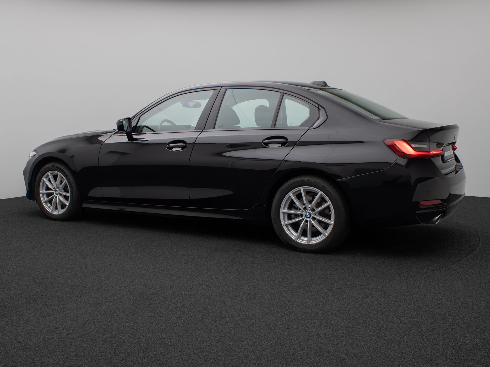 Fahrzeugabbildung BMW 318i DAB PDC Widscreen Geschwindigkeitsreg LED