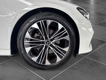 Mercedes E 220 - 5