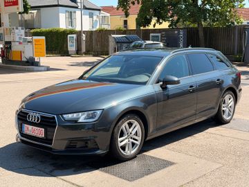 Audi A4 - 1